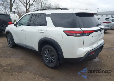 2022 Nissan Pathfinder Sv 4Wd z USA, uszkodzony, nr VIN 5N1DR3BC2NC266864